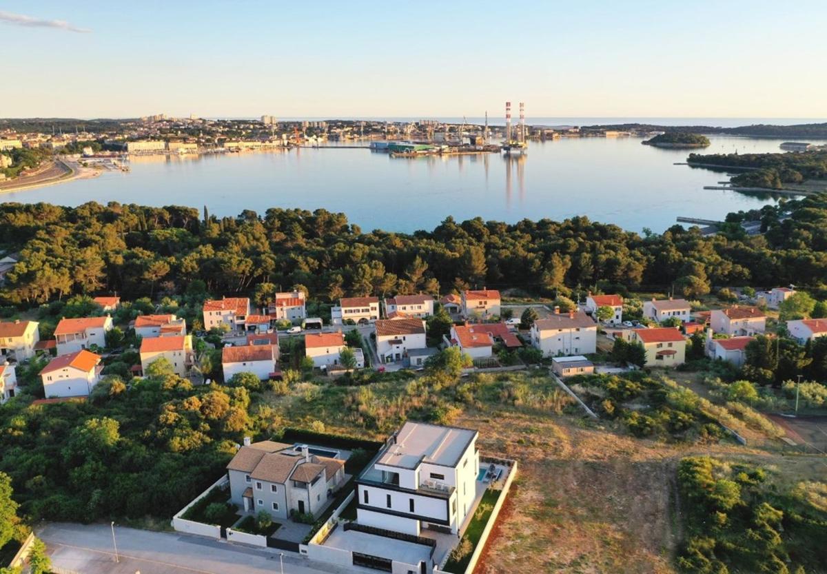 Villa Aquarius Pola Esterno foto